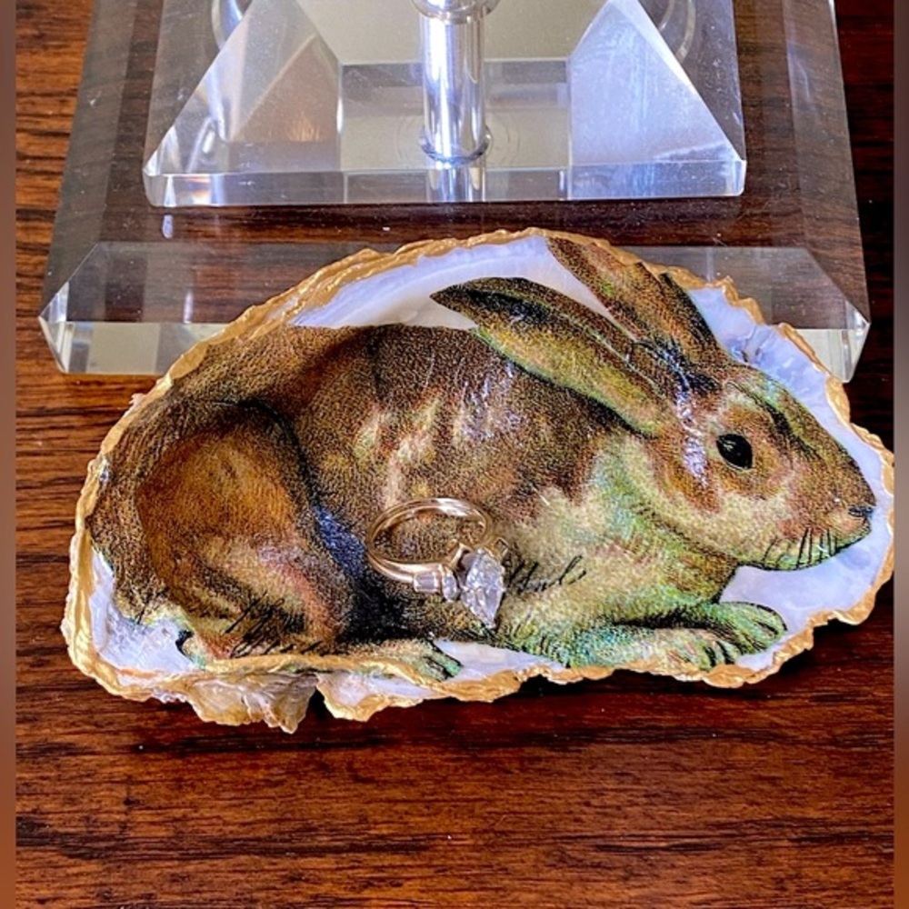 Free w/$50 purchase or $16 HANDMADE RABBIT OYSTER SHELL TRINKET RING DISH